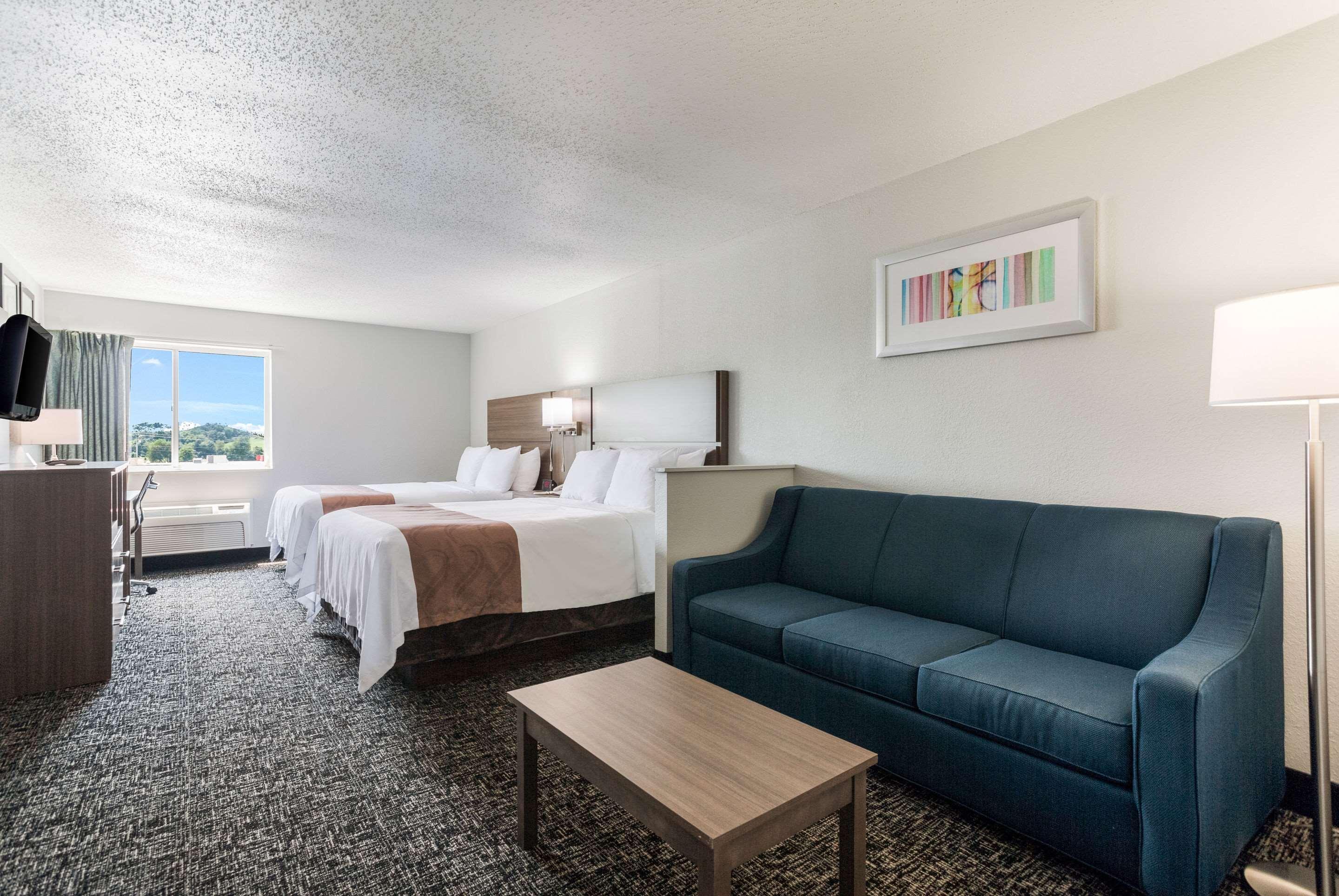 Quality Inn & Suites Ferdinand Exterior foto