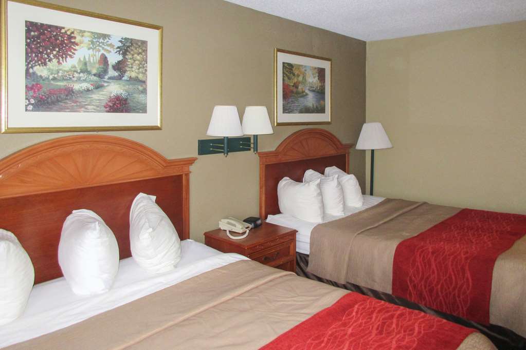 Quality Inn & Suites Ferdinand Habitación foto